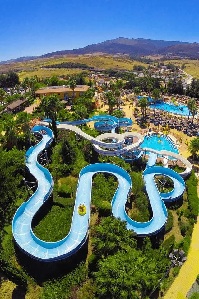 Cartel de ¡Vuelve el verano ATR en Bahía Park 2026!